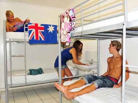 Flying Monkey Backpackers - New Castle Holiday 0