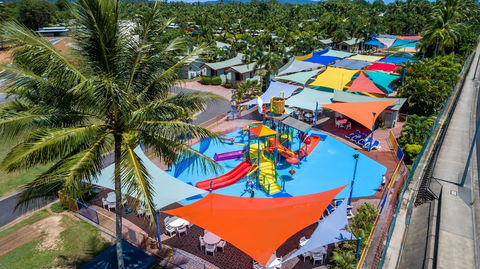 Cairns Coconut Holiday Resort - New Castle Holiday 0