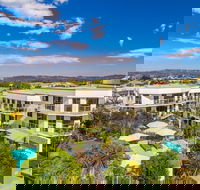 Bayview Beachfront Apartments - New Castle Holiday