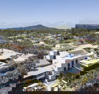 Byron Bay YHA Hostel/Backpackers - New Castle Holiday