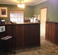 Charles Rasp Motor Inn  Cottages - New Castle Holiday