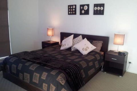 Maison De Chocolate - New Castle Holiday 7