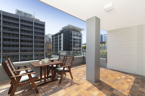 The Astor Apartments - New Castle Holiday 6