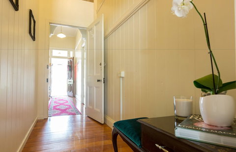 99 Kirkland Bed & Breakfast - New Castle Holiday 1