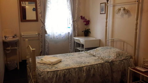 Annies Shandon Inn - New Castle Holiday 5