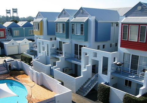 Bluedock Apartments - New Castle Holiday 1