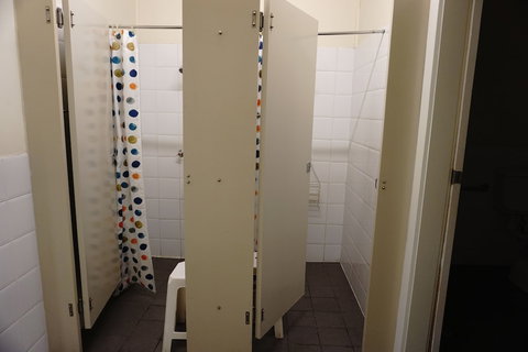 The Guesthouse - Hostel - New Castle Holiday 4