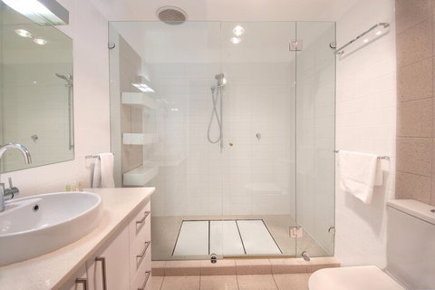 Semaphore Blue Apartments - New Castle Holiday 4