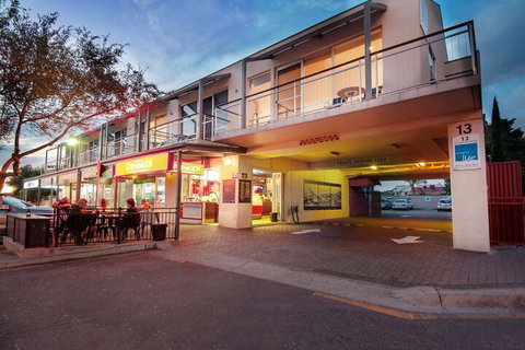 Semaphore Blue Apartments - New Castle Holiday 1