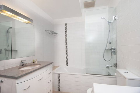 Semaphore Blue Apartments - New Castle Holiday 2