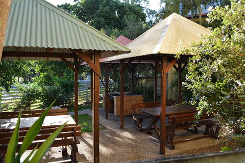 Rainbow Getaway Holiday Apartments - New Castle Holiday 1