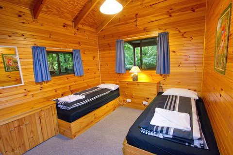 Mt Glorious Getaways - New Castle Holiday 6