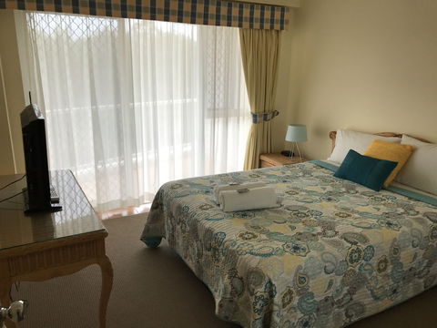 Fairways Golf & Beach Retreat - New Castle Holiday 6