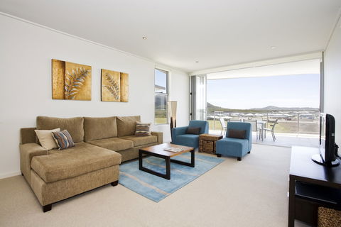 White Shells Luxury Apartments - New Castle Holiday 5