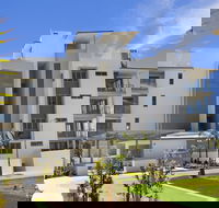 White Shells Luxury Apartments - New Castle Holiday