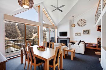 Snowgoose Apartments - New Castle Holiday 6