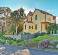 Two Story Bed  Breakfast - New Castle Holiday