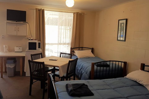 Murray Gardens Cottages & Motel - New Castle Holiday 3