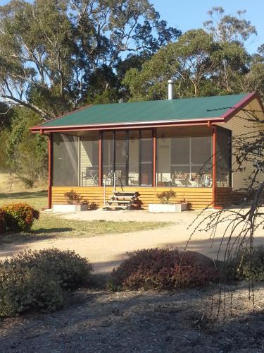 Maric Park Cottages - New Castle Holiday 1