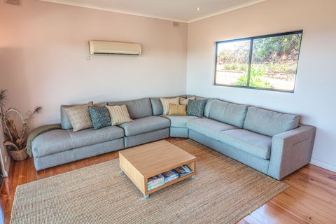 Antechamber Bay Retreats - New Castle Holiday 5