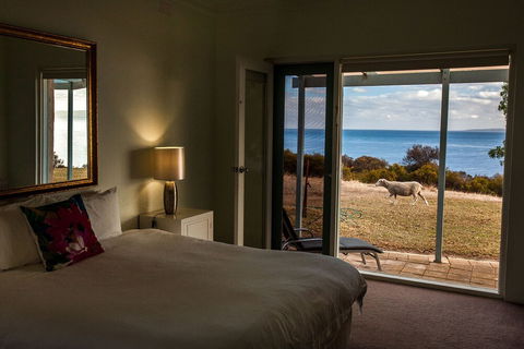 Antechamber Bay Retreats - New Castle Holiday 4