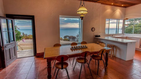 Antechamber Bay Retreats - New Castle Holiday 3