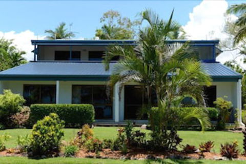 Apollo Jewel Beachfront Apartments - New Castle Holiday 3