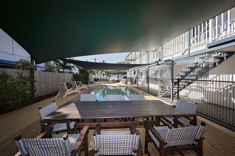 Apollo Jewel Beachfront Apartments - New Castle Holiday 7