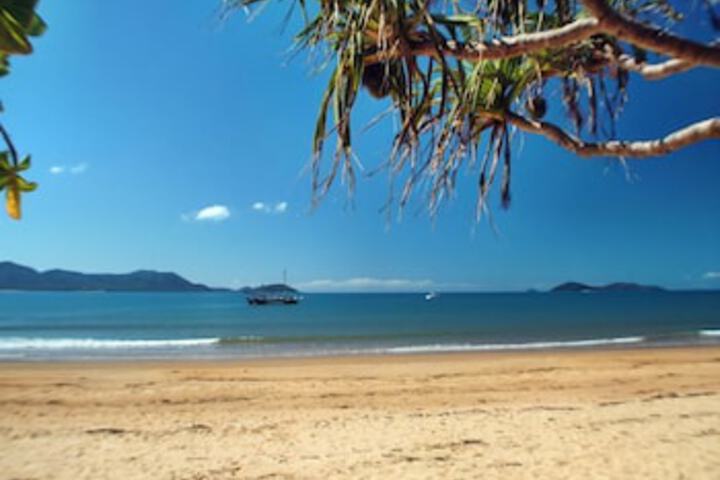 South Mission Beach QLD New Castle Holiday