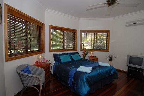 Hibiscus Lodge Bed & Breakfast - New Castle Holiday 6