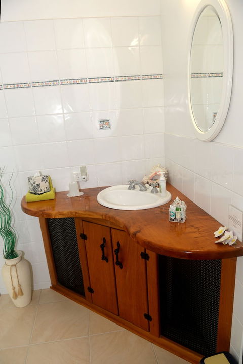 Hibiscus Lodge Bed & Breakfast - New Castle Holiday 3