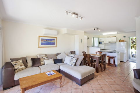 Beach Breakers Resort - New Castle Holiday 5
