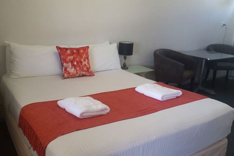 Chaparral Motel - New Castle Holiday 5