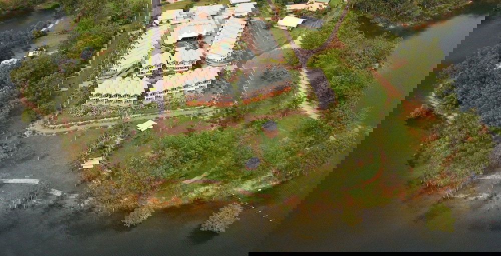 Koombooloomba ACT New Castle Holiday