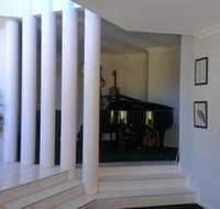 The Vines Avenue Guesthouse - New Castle Holiday