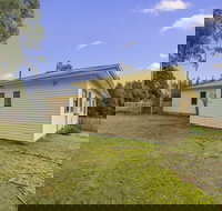 Giants Table and Cottages - New Castle Holiday