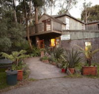 Crayfish Creek Van  Cabin Park - New Castle Holiday