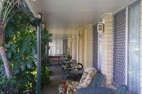 White Lanterns Motel - New Castle Holiday 4