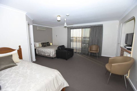 Martin Fields Beach Retreat - New Castle Holiday 6