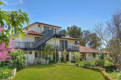 Martin Fields Beach Retreat - New Castle Holiday 0