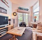 Lhotsky Apartments - New Castle Holiday