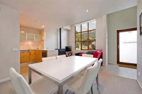Snow Stream Apartments - New Castle Holiday 6