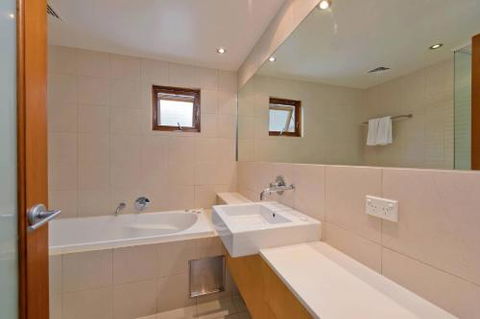Snow Stream Apartments - New Castle Holiday 1
