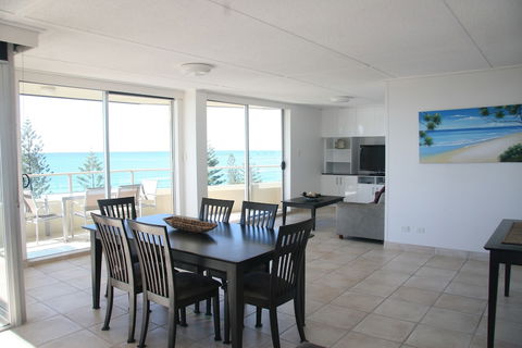 Wyuna Beachfront Holiday Apartments - New Castle Holiday 6