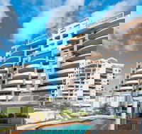 The Oasis Apartments - New Castle Holiday