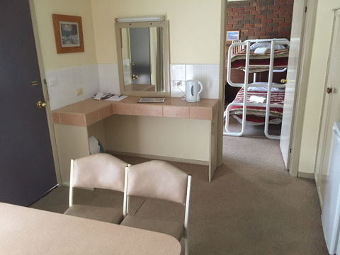 Woodmans Hill Motel - New Castle Holiday 3