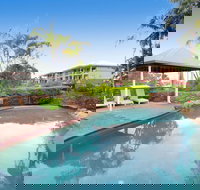 Toowong Villas - New Castle Holiday