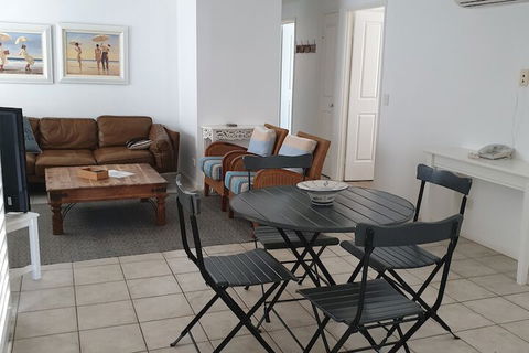 Bayviews & Harbourview Holiday Apartments - New Castle Holiday 6