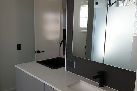 Bayviews & Harbourview Holiday Apartments - New Castle Holiday 5
