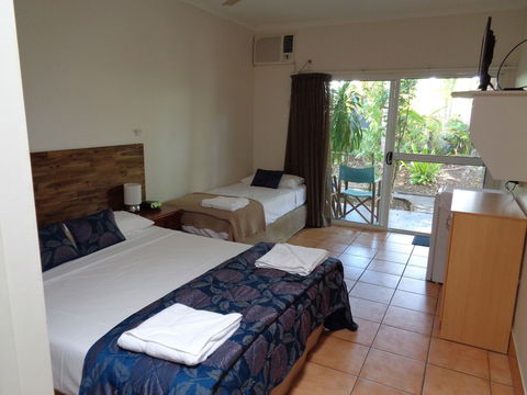 Rainforest Motel - New Castle Holiday 6